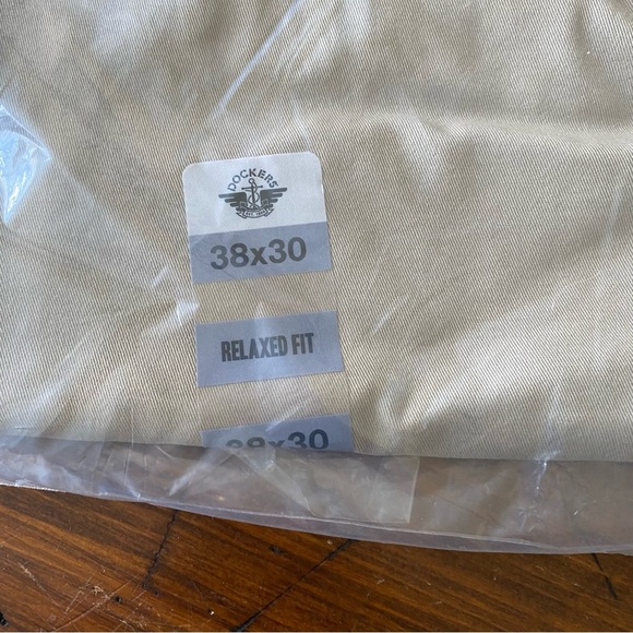 NWT Men’s Dockers Comfort Khaki 38 x 30 Relaxed Fit Stretch Pants Flat Front - Picture 5 of 9
